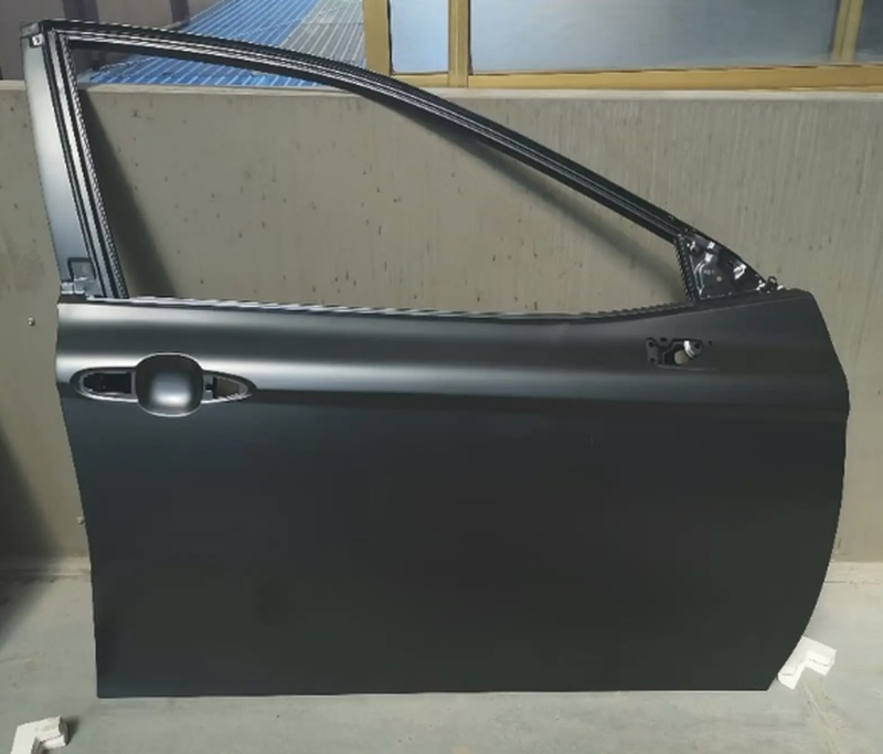 Дверь toyota camry 2018-2023